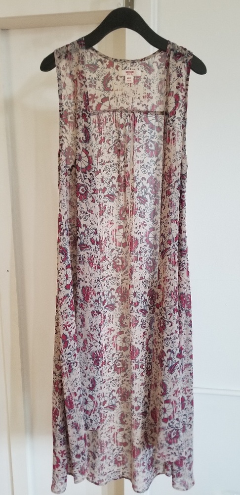 Shear floral top